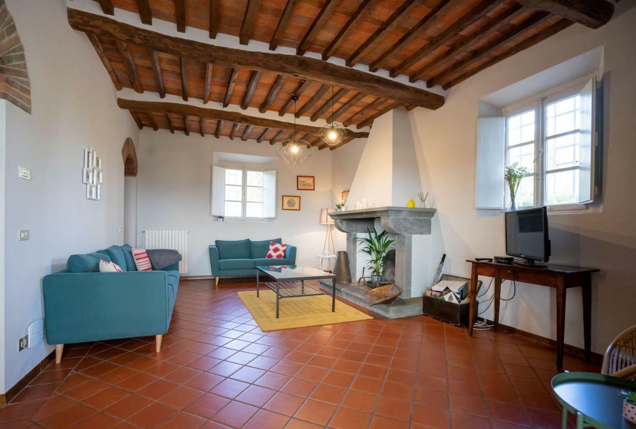 Ampio Completamente Rinnovato Con Vista E Piscina